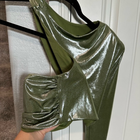 NBD Vea One Shoulder Crop Top Metallic Green SMALL Asymmetrical Cut Out - Picture 7 of 10
